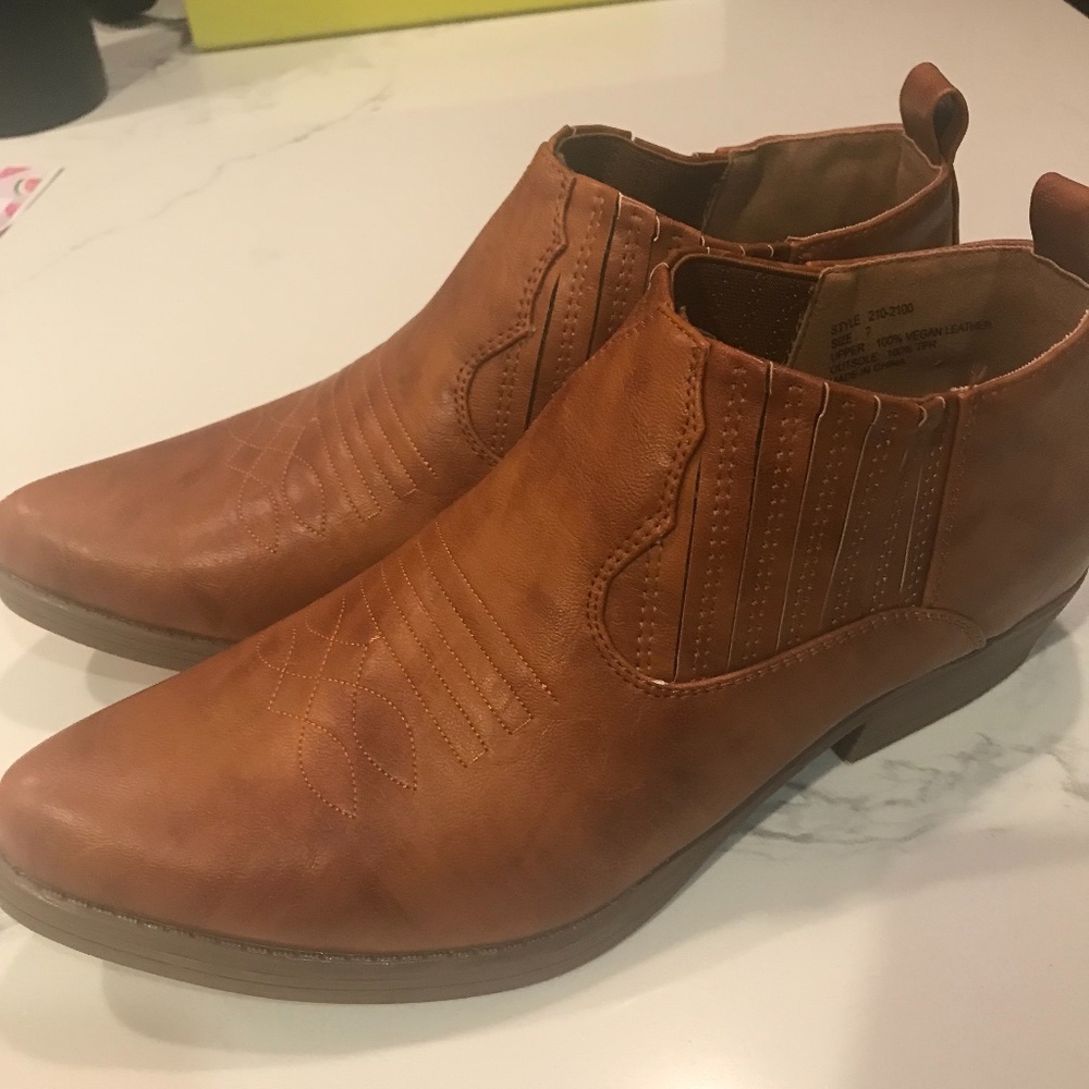 Ankle boots